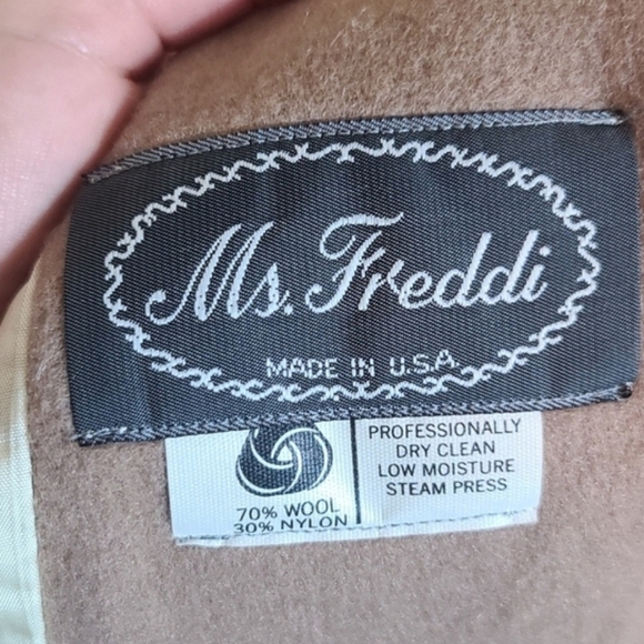 Vintage Ms. Freddi Women's Trench Coat | Ivory, Light Brown - Picture 4 of 5